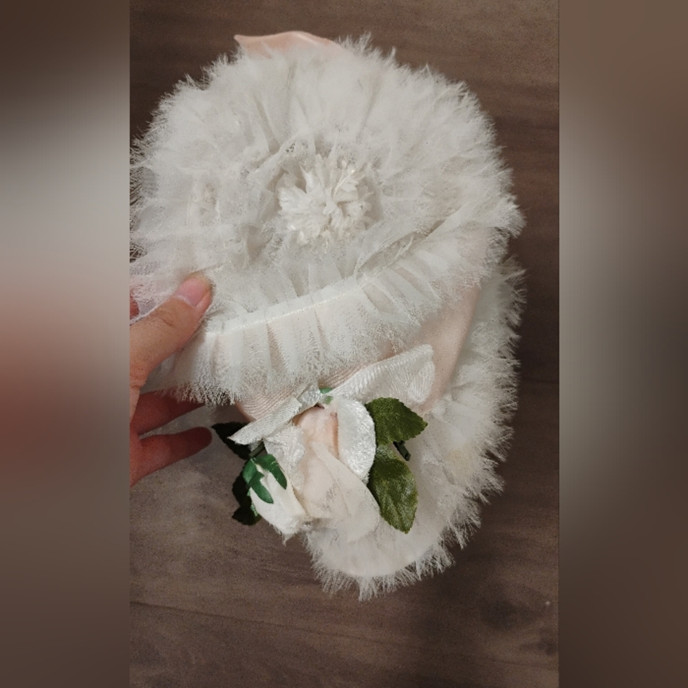 Vintage 1950s Frilly Faux Flower Bonnet Style Hat OS